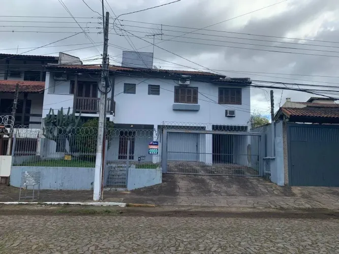 Sobrado com Lareira e Piscina Cristo Rei