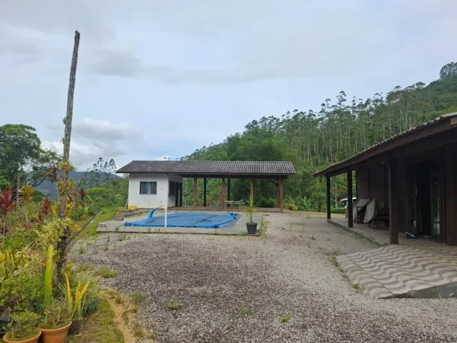 Vendo sítio com piscina