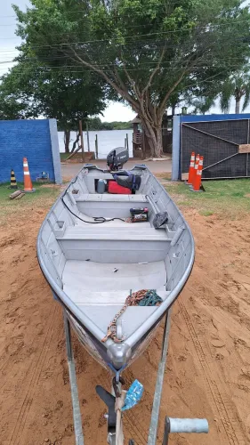 Barco de Alumínio 6m + Motor Yamaha 15hp
