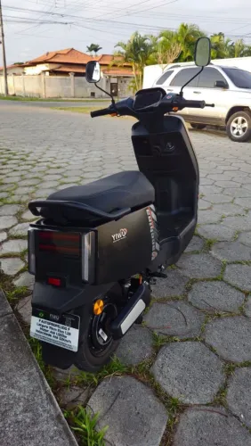 Moto elétrica Yiwu 32km único dono, bateria nova