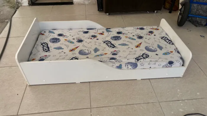 Cama montessore
