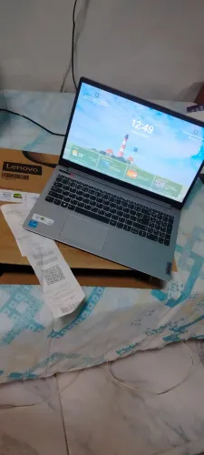 Vendo Notebook Lenovo i3 Prata, Muito Pouco Uso, Na Caixa com NF
