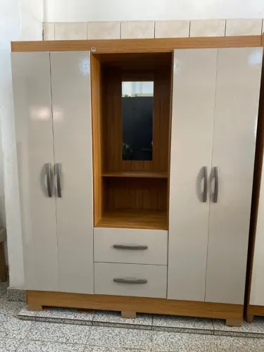 Guarda Roupa 4 Portas Com Espelho Novo, Entrego