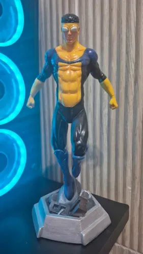 Mark invencivel action figure 3d 30cm