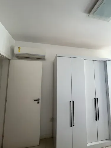 Alugo quarto para dividir aluguel, centro palhoça mobiliado!!