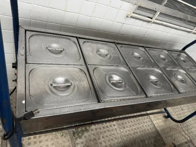 Buffet térmico com 10 cubas em inox - self service