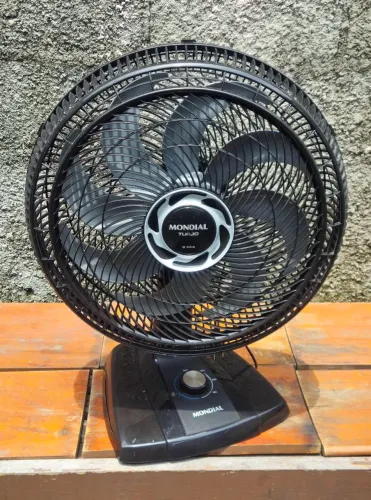Ventilador mondial 127v em perfeito estado .
