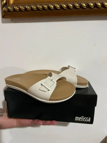 Melissa wide slide