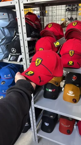 Boné Ferrari