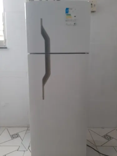 Geladeira Electrolux e fogão 4 bocas