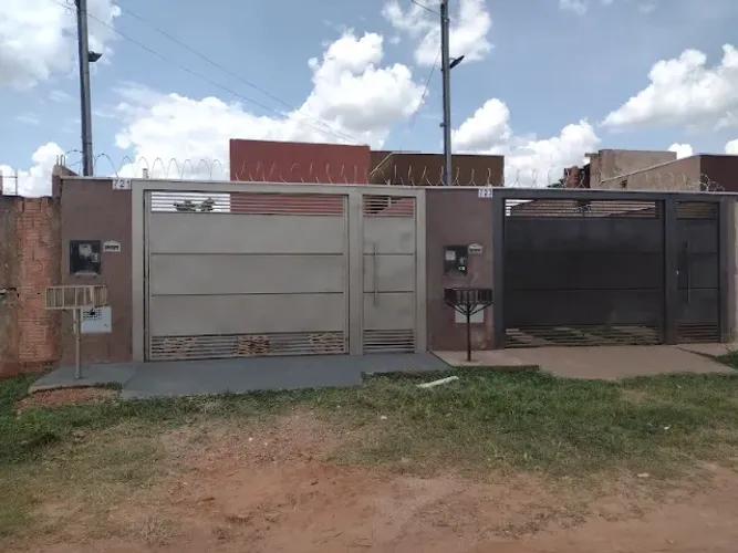 VENDO CASA + KITINETES