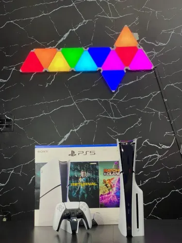 PLAYSTATION 5 SLIM MIDIA FISICA/ ARMAZENAMENTO 3 TERAS NVME / 1 CONTROLE