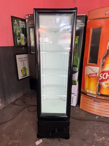 Freezer expositor slim imbera funcionando perfeitamente