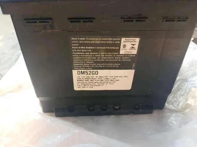 Bateria de 52amp carregada ótimo funcionamento