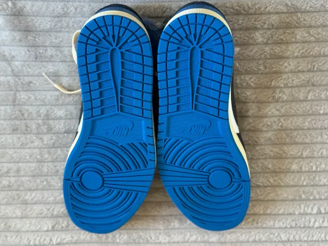Travis Scott × Air Jordan 1 Low Fragment