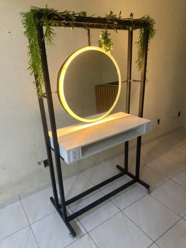 Penteadeira com espelho de Led