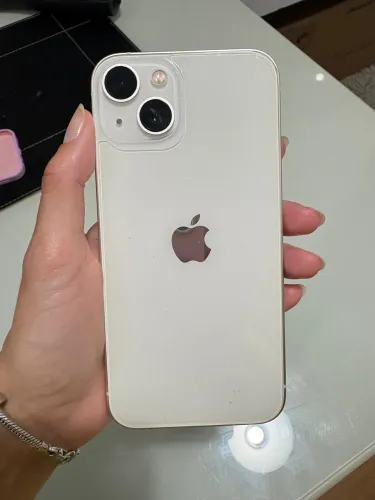 iPhone 13 em excelente estado