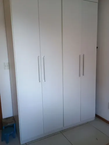 Armário 4 portas branco