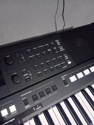 Teclado Yamaha psr e 483