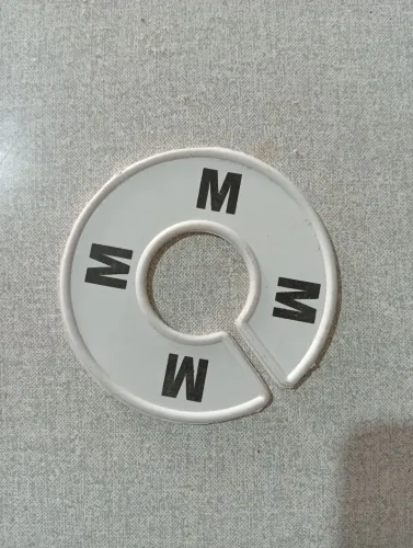 Vendo cabides gancho painel canaletado separador de tamanhos arara e placas promoção 