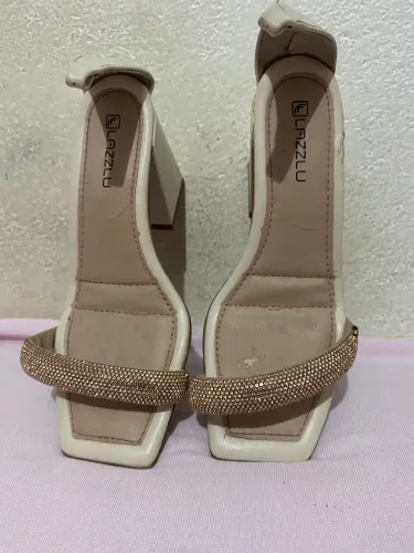 Sandália Feminina Elegante Perfeita Para O Dia A Dia Ou Sair