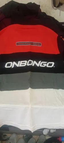 100% Original 1 Camoseta a outra uma camisa as duas por 150$