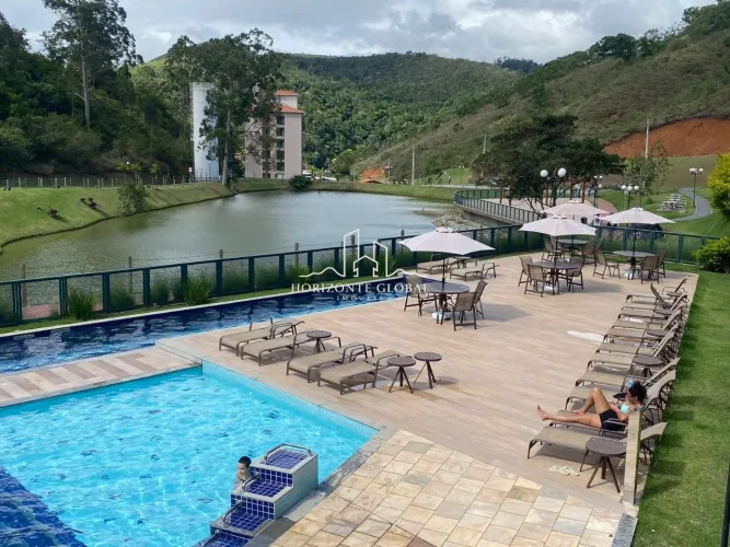 Aluga-se apartamento com 2 quartos e varanda no Condomínio Cenário da Montanha em Itaipava