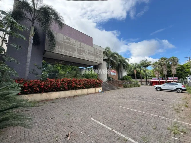 IMÓVEL COMERCIAL AO LADO DA PONTE DA AMIZADE