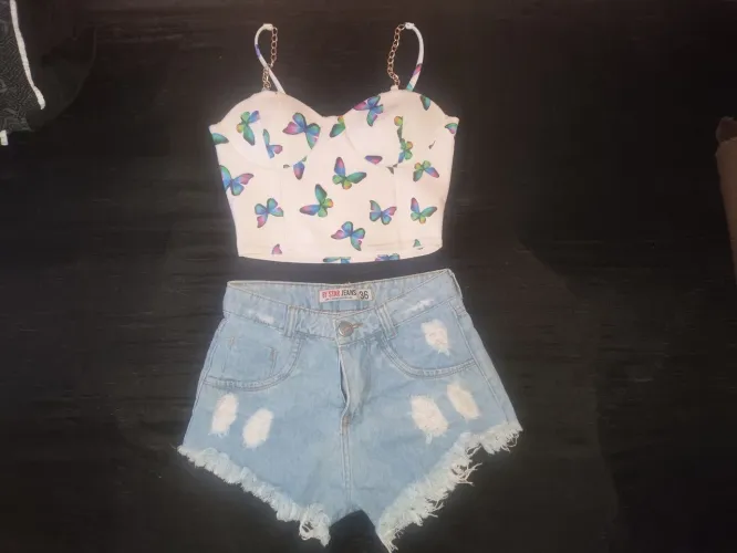 Conjunto cropped corset neoprene + short jeans