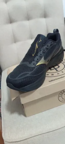 Tênis Mizuno (usado só uma vez), com nota fiscal.