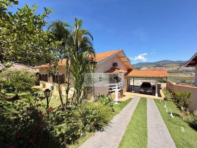 Casa com 3 dormitórios à venda, 260 m² por R$ 1.650.000,00 - Condomínio Marf II - Bom Jesu