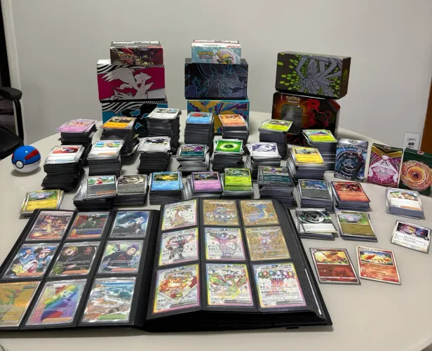 Mega Coleção de Pokémon TCG + 4.000 cartas (Coleção Avaliada 5.915 na liga)