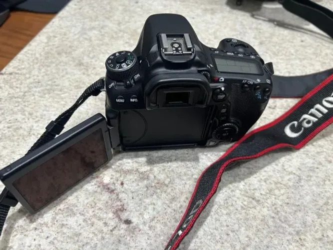Canon EOS 70D + Flash 580 EXII pouquíssimo uso !! + brinde Mochila