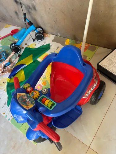 VENDO TRICICLO INFANTIL NOVO