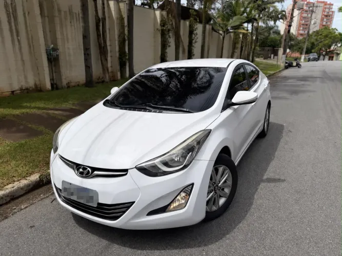 Hyundai Elantra GLS 2.0 16V Flex Aut. 2015