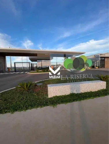 Terreno com 252 m2 no Condominio La Riserva