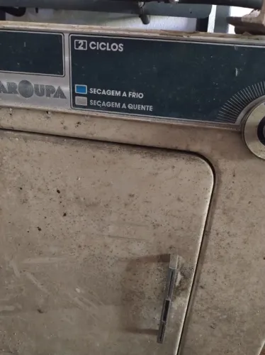 Secadora antiga funcionando
