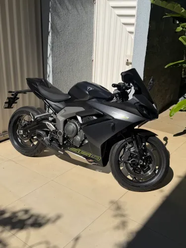 Triumph Daytona 660
