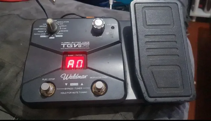 Pedaleira Waldman GV1FX