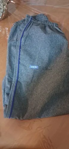 Vendo uniforme do sesi.