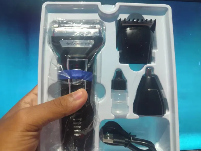 Máquina de barbear e aparar pelos 3 em 1