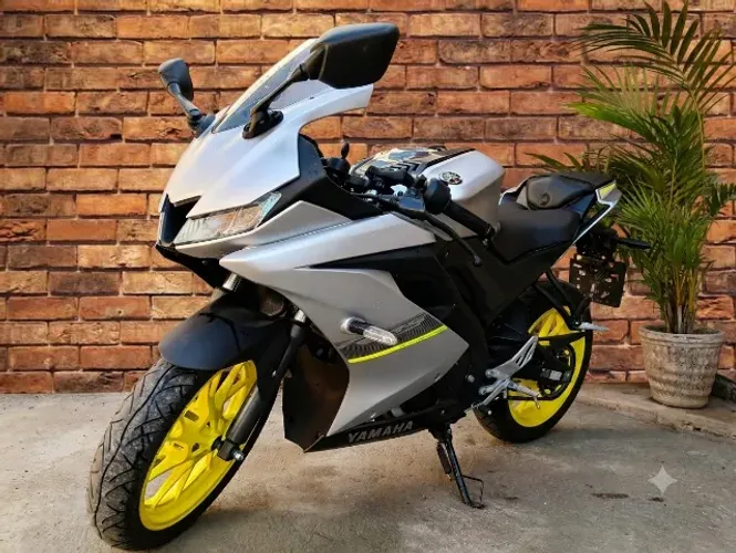 Yamaha R15 Seminova