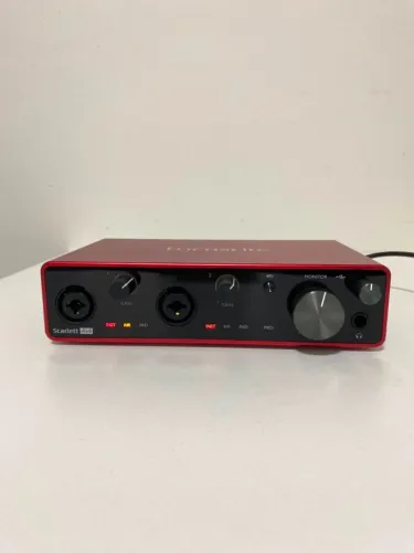 Interface de áudio Focusrite Scarlett 4i4 3° Geração