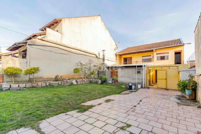 Casa à venda Rua Coronel João Pacheco de Freitas, Jardim Itu - Porto Alegre