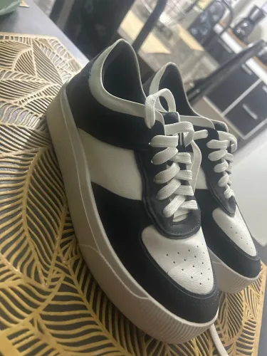 Tênis Feminino Plataforma Preto e Branco 