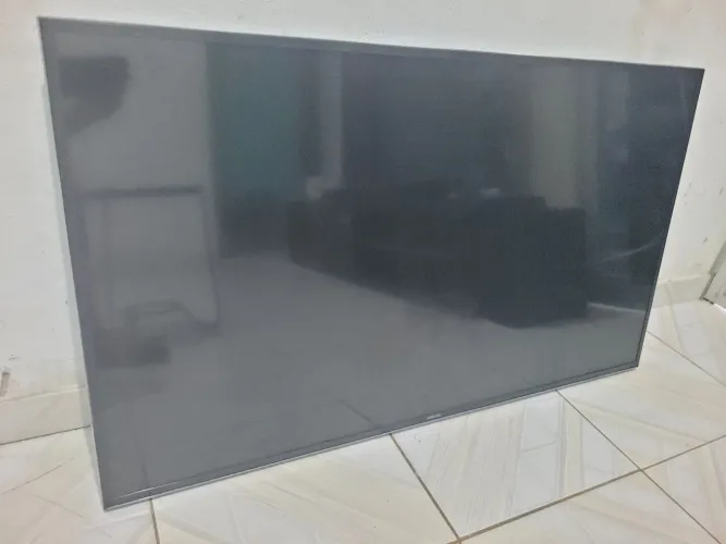 Samsung 50" 4K UN50MU6100G com defeito - retirada de peças