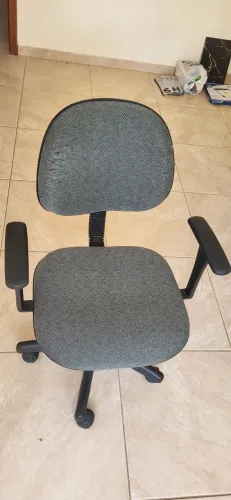 Cadeira de escritório giratória 