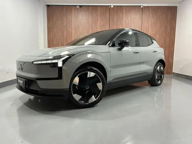 Volvo EX30 E60 Plus (elétrico) 2024
