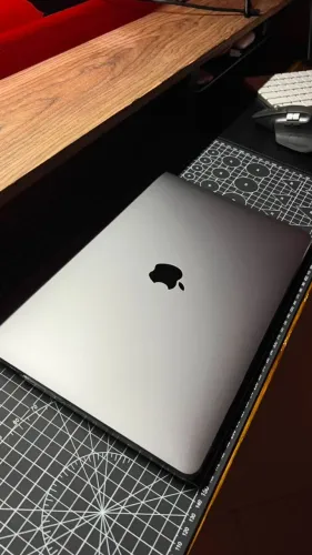 MacBook Pro M2 2023