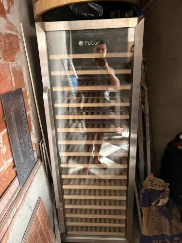 Adega profissional climatizada polar 100 garrafas 